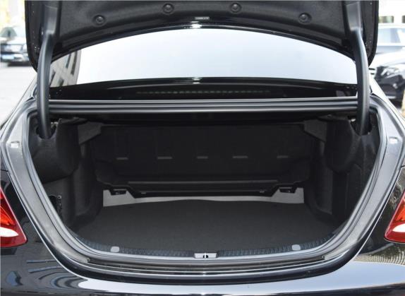 奔驰E级 2020款 E 300 L 豪华型 车厢座椅   后备厢