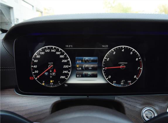 奔驰E级 2020款 E 300 L 豪华型 中控类   仪表盘