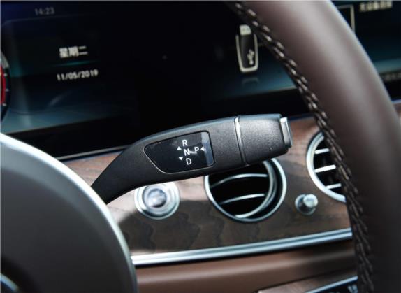 奔驰E级 2020款 E 300 L 豪华型 中控类   挡把