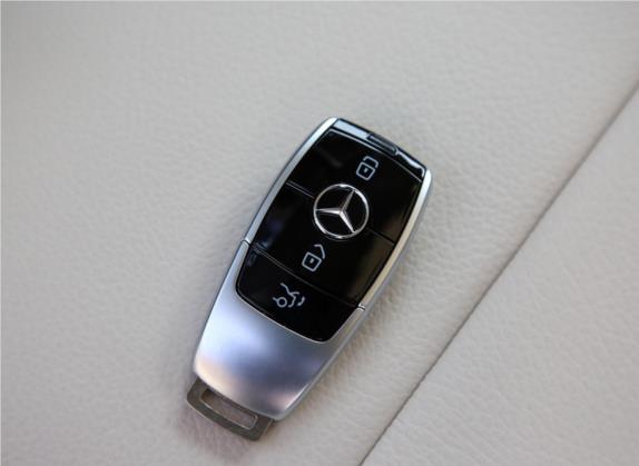 奔驰E级 2020款 E 350 L 运动型 4MATIC 其他细节类   钥匙