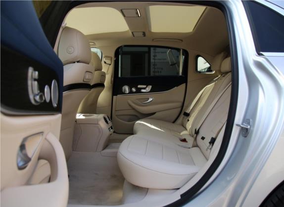 奔驰E级 2020款 E 350 L 运动型 4MATIC 车厢座椅   后排空间