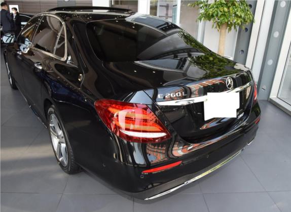 奔驰E级 2020款 改款 E 260 L 运动型 外观   斜后