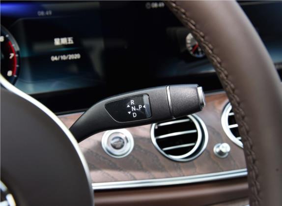 奔驰E级 2020款 改款 E 300 L 时尚型 中控类   挡把
