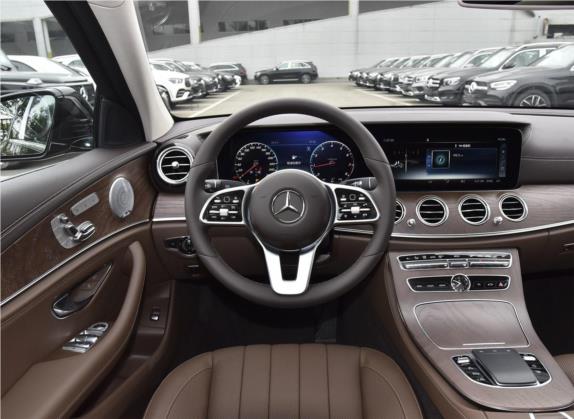 奔驰E级 2020款 改款 E 300 L 殊享版 中控类   驾驶位