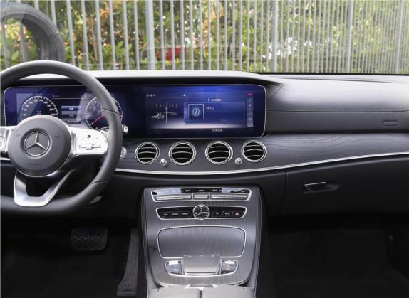 奔驰E级 2020款 改款 E 300 L 运动殊享版 中控类   中控台