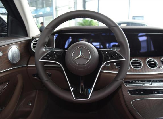 奔驰E级 2021款 E 300 L 豪华型 中控类   驾驶位