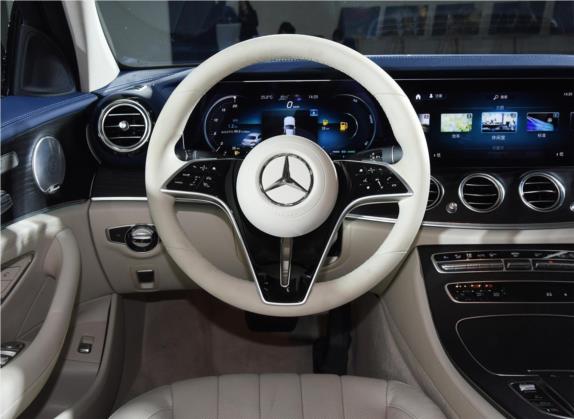 奔驰E级 2021款 E 350 L 4MATIC 中控类   驾驶位