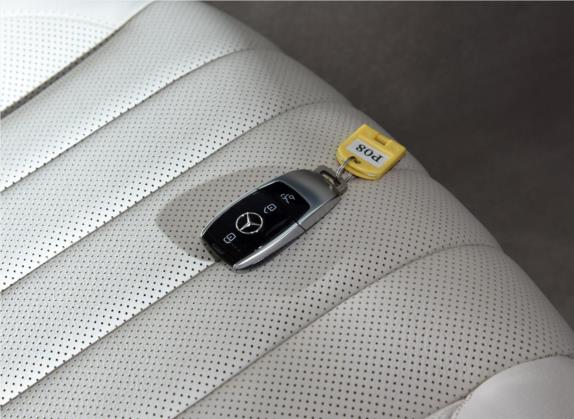 奔驰E级 2021款 E 350 L 4MATIC 其他细节类   钥匙