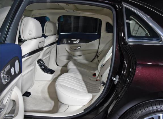 奔驰E级 2021款 E 350 L 4MATIC 车厢座椅   后排空间