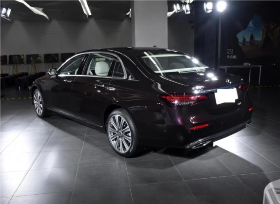 奔驰E级 2021款 E 350 L 4MATIC 外观   斜后