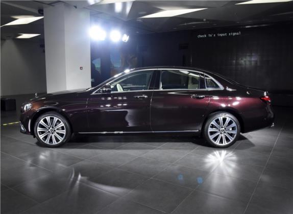 奔驰E级 2021款 E 350 L 4MATIC 外观   正侧
