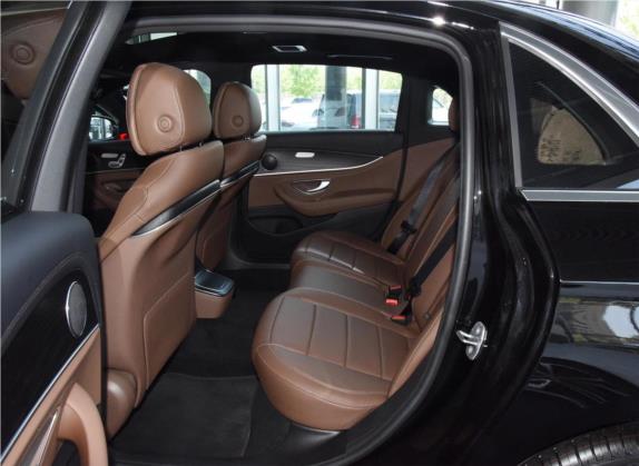 奔驰E级 2021款 改款 E 260 L 运动型 4MATIC 车厢座椅   后排空间