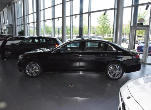 奔驰E级 2021款 改款 E 260 L 运动型 4MATIC 外观   正侧