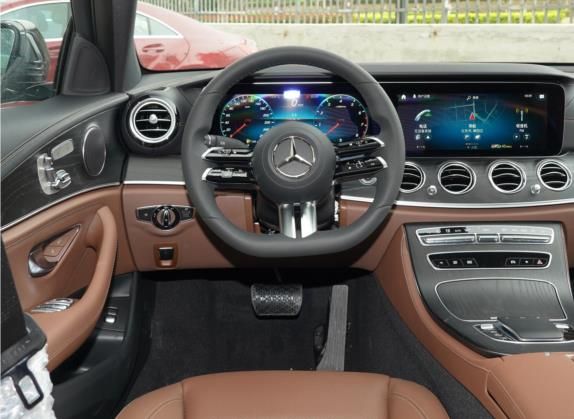 奔驰E级 2021款 改款 E 300 L 运动时尚型 中控类   驾驶位