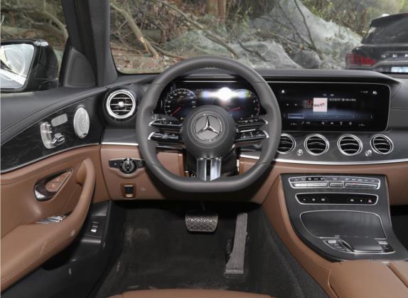 奔驰E级 2021款 改款 E 300 L 运动豪华型 中控类   驾驶位