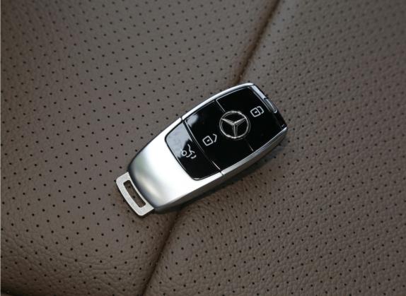 奔驰E级 2021款 改款 E 300 L 运动豪华型 其他细节类   钥匙