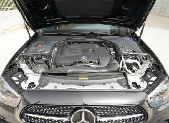 奔驰E级 2021款 改款 E 300 L 运动尊贵型 其他细节类   发动机舱