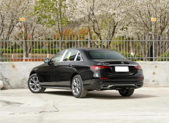 奔驰E级 2021款 改款 E 300 L 运动尊贵型 外观   斜后