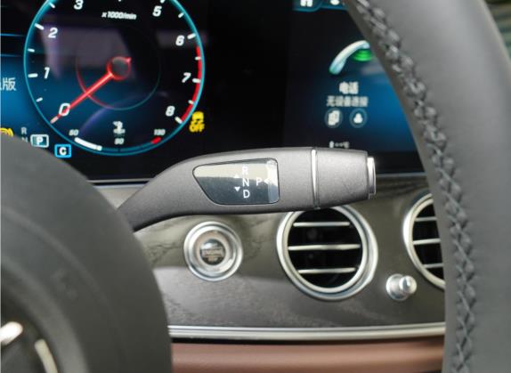 奔驰E级 2021款 改款 E 300 L 运动尊贵型 中控类   挡把