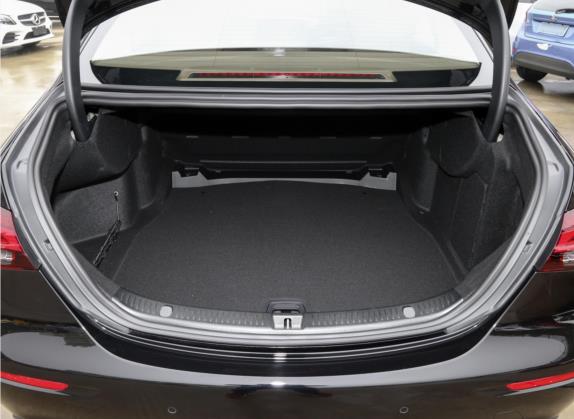 奔驰E级 2021款 改款 E 260 L 车厢座椅   后备厢