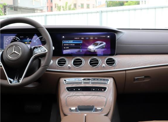 奔驰E级 2021款 改款 E 260 L 4MATIC 中控类   中控台