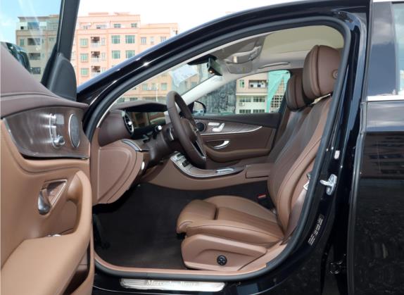 奔驰E级 2021款 改款 E 260 L 4MATIC 车厢座椅   前排空间