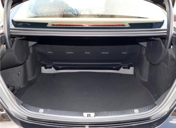 奔驰E级 2021款 改款 E 260 L 4MATIC 车厢座椅   后备厢