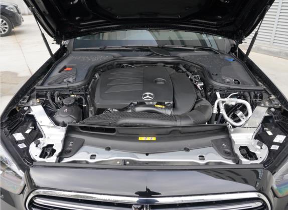 奔驰E级 2021款 改款 E 300 L 尊贵型 其他细节类   发动机舱