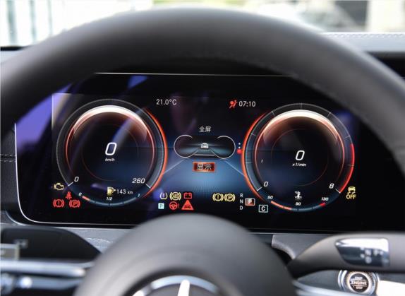 奔驰E级 2022款 E 260 L 运动型 中控类   仪表盘