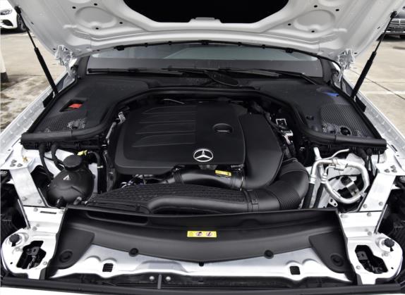 奔驰E级 2022款 E 300 L 运动时尚型 其他细节类   发动机舱