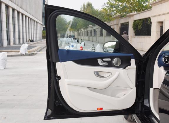 奔驰E级 2022款 E 300 L 运动豪华型 车厢座椅   前门板