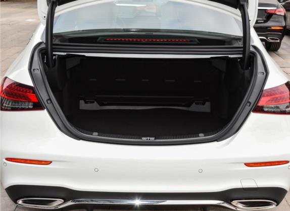 奔驰E级 2022款 E 300 L 运动尊贵型 车厢座椅   后备厢