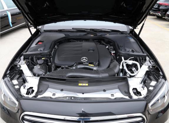 奔驰E级 2022款 E 260 L 4MATIC 其他细节类   发动机舱