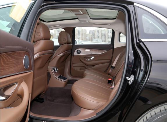 奔驰E级 2022款 E 260 L 4MATIC 车厢座椅   后排空间