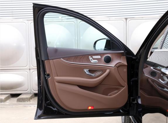 奔驰E级 2022款 E 260 L 4MATIC 车厢座椅   前门板