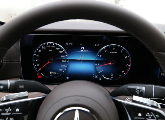 奔驰E级 2022款 E 260 L 4MATIC 中控类   仪表盘