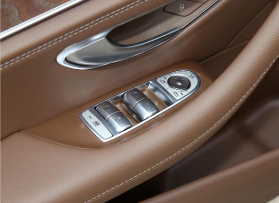 奔驰E级 2022款 E 260 L 4MATIC 车厢座椅   门窗控制