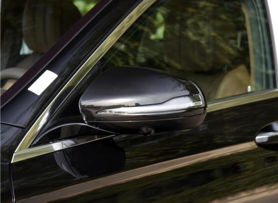 奔驰E级 2022款 E 300 L 时尚型 外观细节类   外后视镜