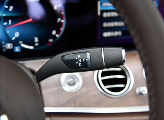 奔驰E级 2022款 E 300 L 时尚型 中控类   挡把