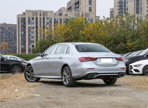 奔驰E级 2022款 改款 E 300 L 运动豪华型 外观   斜后