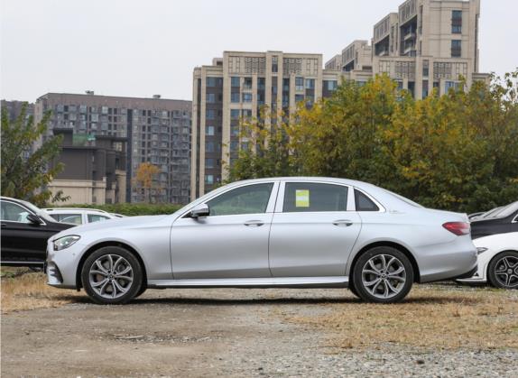 奔驰E级 2022款 改款 E 300 L 运动豪华型 外观   正侧