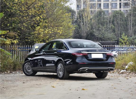 奔驰E级 2022款 改款 E 300 L 时尚型 外观   斜后