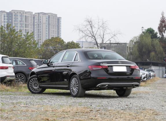 奔驰E级 2022款 改款 E 300 L 豪华型 外观   斜后