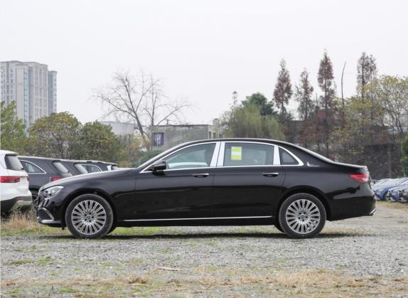 奔驰E级 2022款 改款 E 300 L 豪华型 外观   正侧