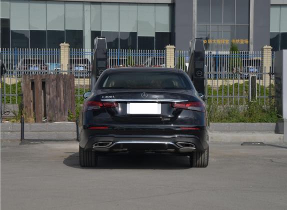 奔驰E级 2022款 改款二 E 300 L 运动尊贵型 外观   正后