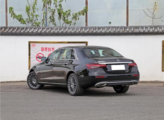 奔驰E级 2022款 改款 E 260 L 外观   斜后