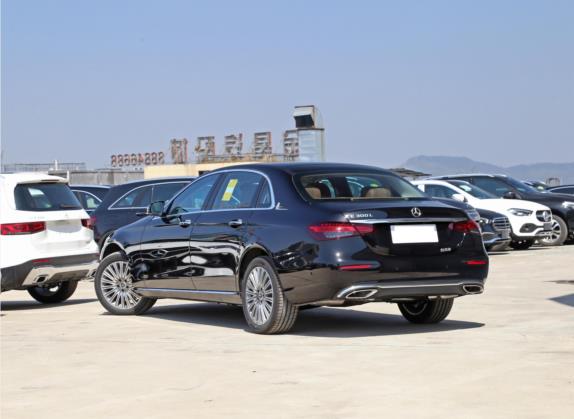 奔驰E级 2022款 改款二 E 300 L 时尚型 外观   斜后
