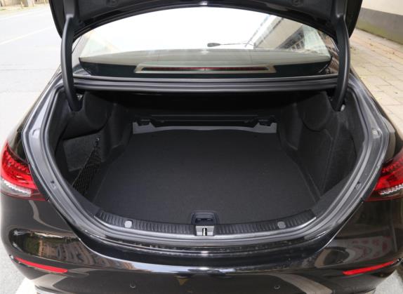 奔驰E级 2022款 改款二 E 300 L 尊贵型 车厢座椅   后备厢