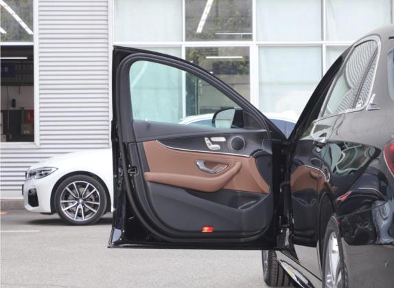 奔驰E级 2022款 改款二 E 260 L 运动型 4MATIC 车厢座椅   前门板