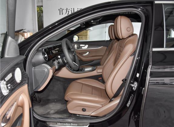奔驰E级 2022款 改款三 E 300 L 运动豪华型 车厢座椅   前排空间